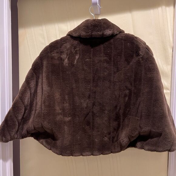 EAST 5th Women’s Faux Fur lined Soft Brown Cape Shawl Poncho Shrug Size SM - Picture 5 of 9